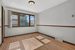 2829 W 101st St, Evergreen Park, IL 60805 - Photo 13