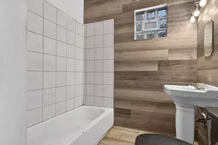 5338 S Wood St, Chicago, IL 60609 - Photo 7