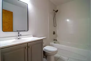 1645 W Ogden Ave, Chicago, IL 60612 - Photo 5