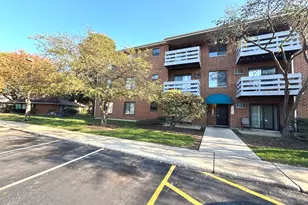 1375 N Winslowe Dr, Palatine, IL 60074 - Photo 1