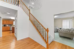 1381 Callen Ln, Des Plaines, IL 60016 - Photo 9