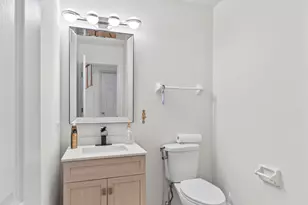 1381 Callen Ln, Des Plaines, IL 60016 - Photo 23