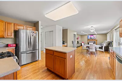 1381 Callen Lane, Des Plaines, IL 60016 - Photo 3