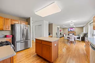 1381 Callen Ln, Des Plaines, IL 60016 - Photo 3