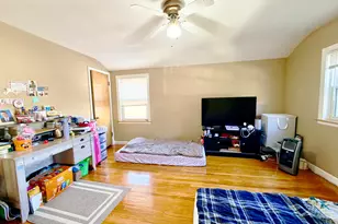 3129 W Birchwood Ave, Chicago, IL 60645 - Photo 17