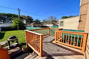 3129 W Birchwood Ave, Chicago, IL 60645 - Photo 29