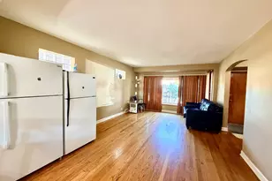 3129 W Birchwood Ave, Chicago, IL 60645 - Photo 9