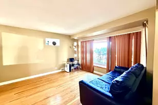 3129 W Birchwood Ave, Chicago, IL 60645 - Photo 5