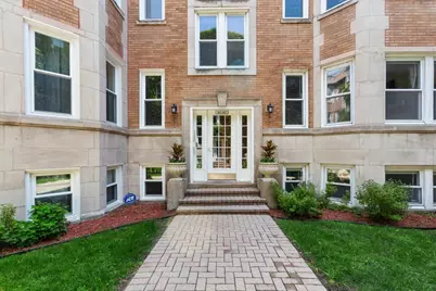 867 W Cornelia Avenue #1, Chicago, IL 60657 - Photo 3