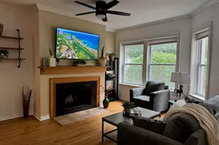 867 W Cornelia Ave, Chicago, IL 60657 - Photo 5
