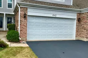 642 Citadel Dr, Westmont, IL 60559 - Photo 1