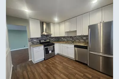 6730 Valley View Road, Hanover Park, IL 60133 - Photo 5