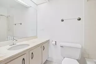 7141 N Kedzie Ave, Chicago, IL 60645 - Photo 11
