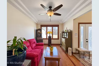 9030 Elm Avenue, Burr Ridge, IL 60527 - Photo 5