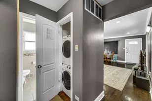 6557 N Troy St, Chicago, IL 60645 - Photo 13