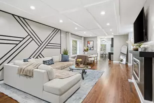 7450 S Bennett Ave, Chicago, IL 60649 - Photo 3