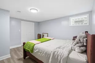 7450 S Bennett Ave, Chicago, IL 60649 - Photo 19