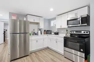 7450 S Bennett Ave, Chicago, IL 60649 - Photo 15