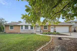 921 Clyde Ave, Downers Grove, IL 60516 - Photo 1