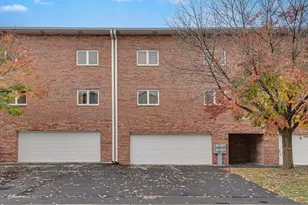 15702 Lake Hills Ct, Orland Park, IL 60462 - Photo 3