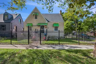 10100 S Bensley Ave, Chicago, IL 60617 - Photo 3