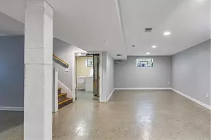 10100 S Bensley Ave, Chicago, IL 60617 - Photo 21