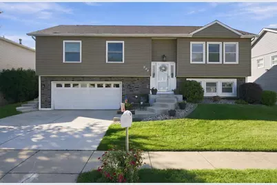 944 Lacrosse Street, Carol Stream, IL 60188 - Photo 1