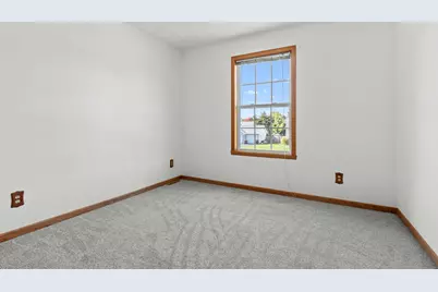 10985 Dixon Pines Circle, Machesney Park, IL 61115 - Photo 11