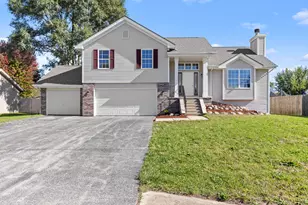 10985 Dixon Pines Cir, Machesney Park, IL 61115 - Photo 1