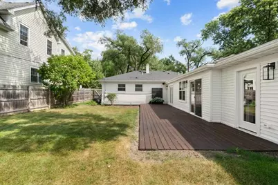 132 Mohawk Drive, Clarendon Hills, IL 60514 - Photo 35