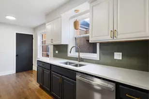 6332 N Mobile Ave, Chicago, IL 60646 - Photo 11
