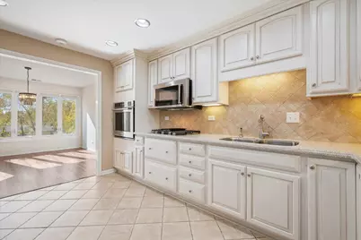 200 Lake Boulevard #438, Buffalo Grove, IL 60089 - Photo 5