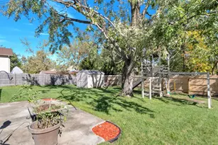 225 Oakhurst Rd, Matteson, IL 60443 - Photo 23