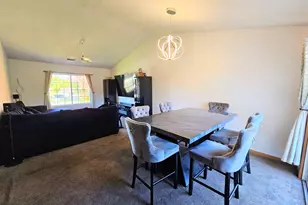 6514 Timberleaf Ct, Loves Park, IL 61111 - Photo 3