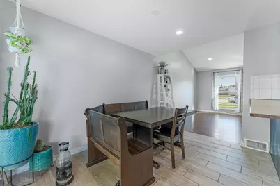 100 S Mill Meadow Lane, Addison, IL 60101 - Photo 9