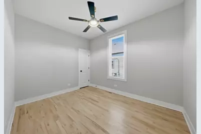 10546 S Avenue J, Chicago, IL 60617 - Photo 15