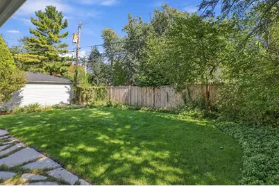 2111 Lincolnwood Drive, Evanston, IL 60201 - Photo 27