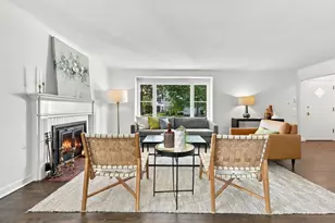 2111 Lincolnwood Dr, Evanston, IL 60201 - Photo 3