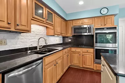 52 Whittington Course, Saint Charles, IL 60174 - Photo 9
