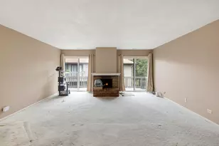29W381 Emerald Green Dr, Warrenville, IL 60555 - Photo 7