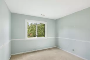 29W381 Emerald Green Dr, Warrenville, IL 60555 - Photo 13