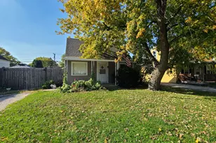 7820 Laramie Ave, Burbank, IL 60459 - Photo 1