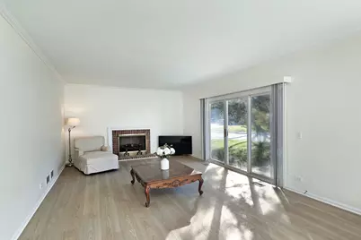 7 The Court Of Greenway, Northbrook, IL 60062 - Photo 3