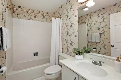 7 The Court Of Greenway, Northbrook, IL 60062 - Photo 9