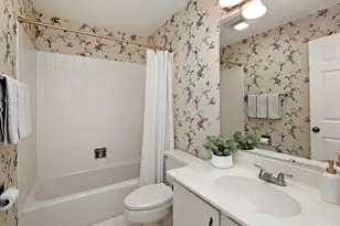 7 The Ct Of Greenway, Northbrook, IL 60062 - Photo 9