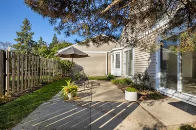 7 The Court Of Greenway, Northbrook, IL 60062 - Photo 11
