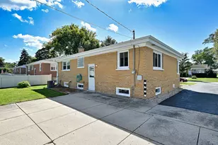 300 Wisconsin Dr, Des Plaines, IL 60016 - Photo 27