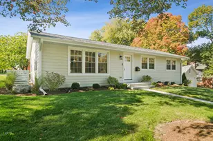 640 Prairie Ave, Barrington, IL 60010 - Photo 1