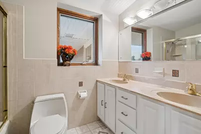 4421 W Lunt Avenue, Lincolnwood, IL 60712 - Photo 23