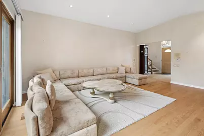 4421 W Lunt Avenue, Lincolnwood, IL 60712 - Photo 5